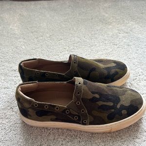 Chocolat Blun camo sneaker